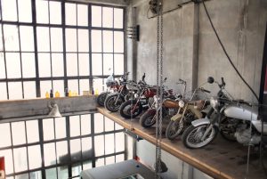 Auto motoren in opslag verhuizing